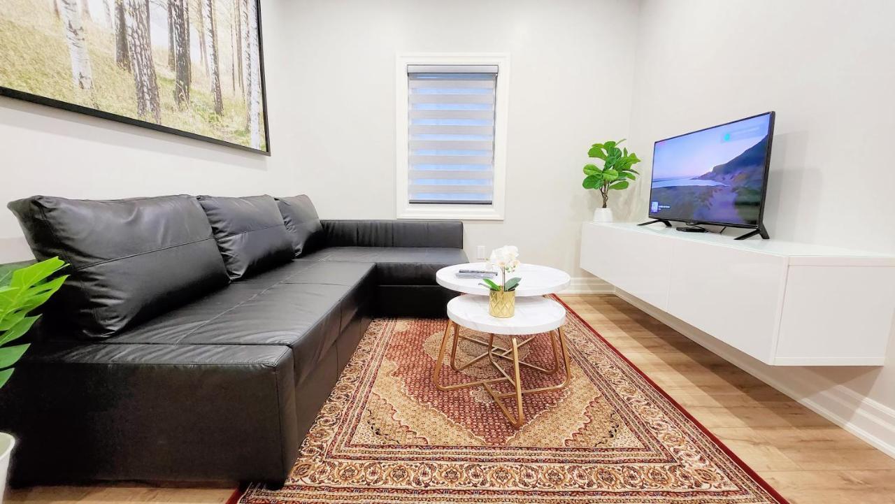 The Cozy Cove Modern King-Bedroom Full Apartment Sainte-Catherine Exterior foto
